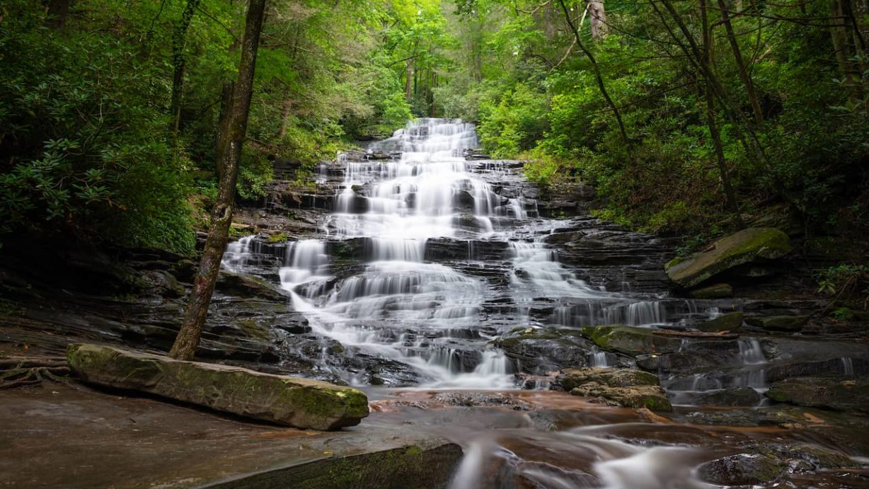 These 17 North Georgia Waterfalls Will Take Your Breath Away | Lake ...