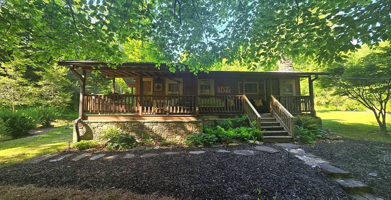 The Cona LaPrade Cabin on Lake Burton