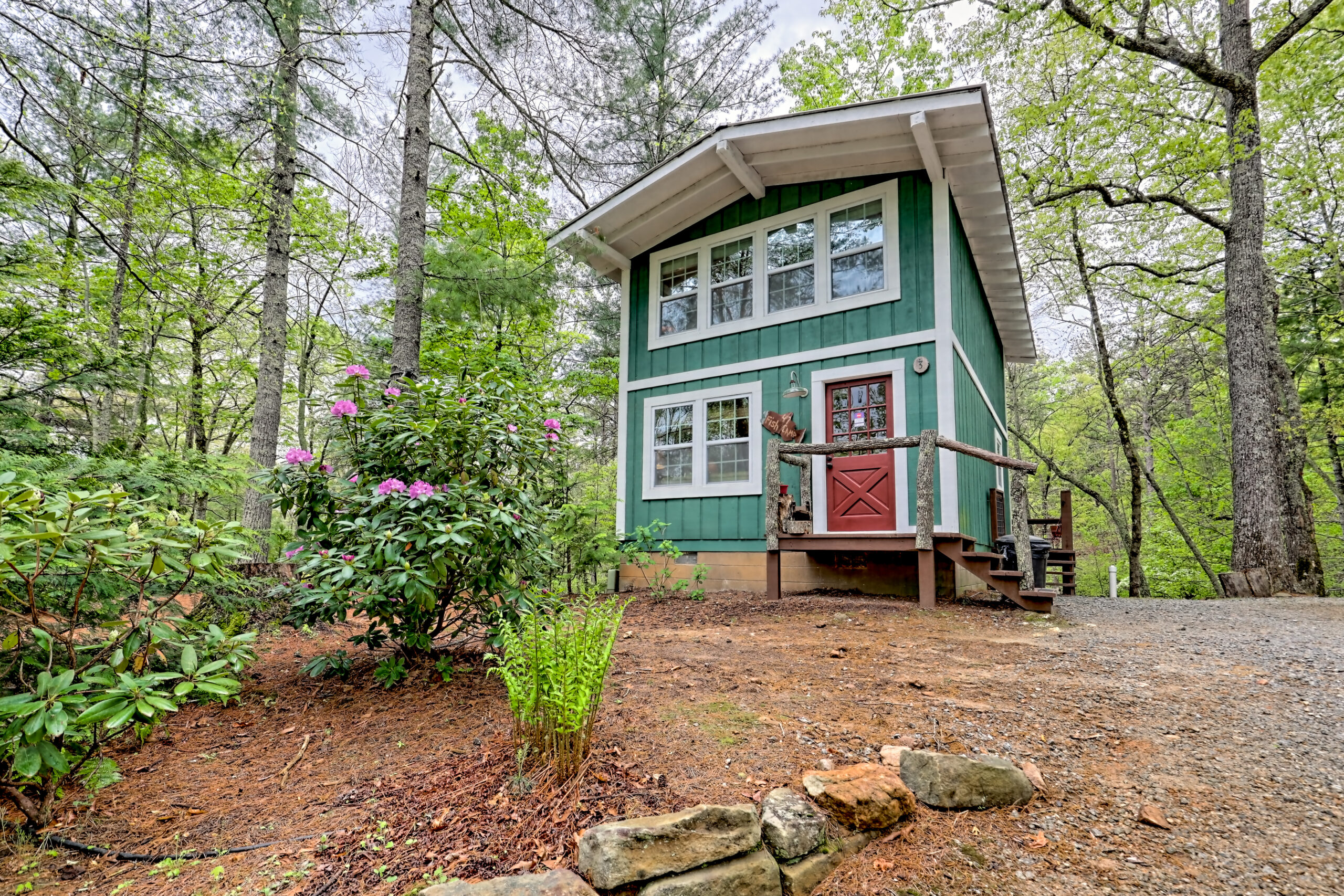 Comping Photo Fish Camp – Historic Lake Rabun Hotel & Restaurant