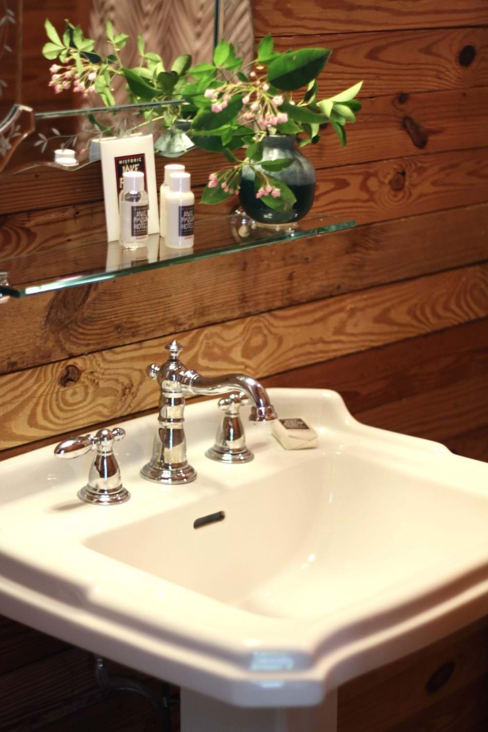 Garden Room bathroom