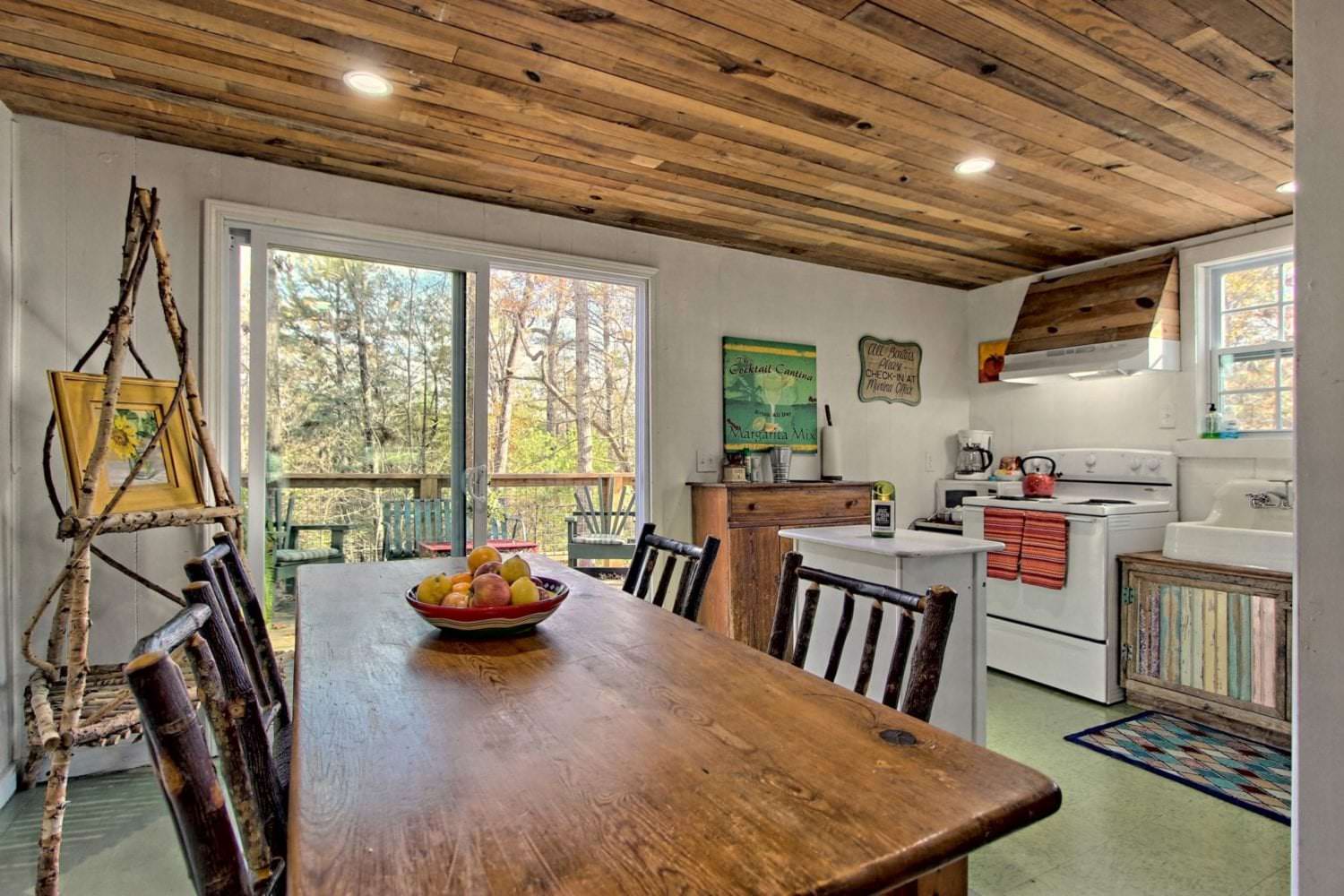 Fish Camp Cottage 1 kitchen